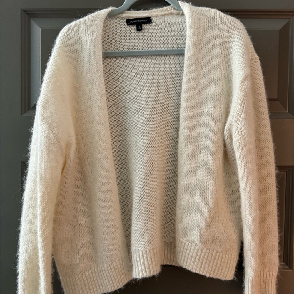 Banana republic cream sweater